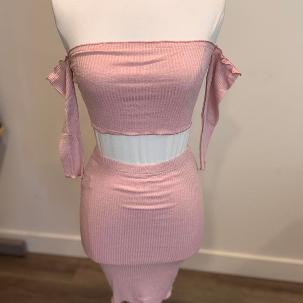 Pink‎ Ribbed 2-Piece Skirt Set 💕✨